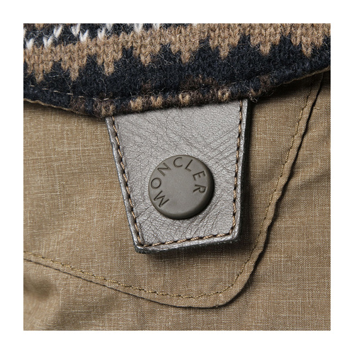Moncler/蒙克莱 男士外套 尼龙混纺原毛拼接设计复古印花男士羽绒马甲