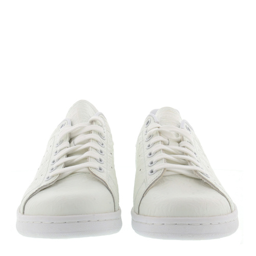 adidas(阿迪达斯) 白色logo点缀针孔装饰运动鞋 BR 39.3