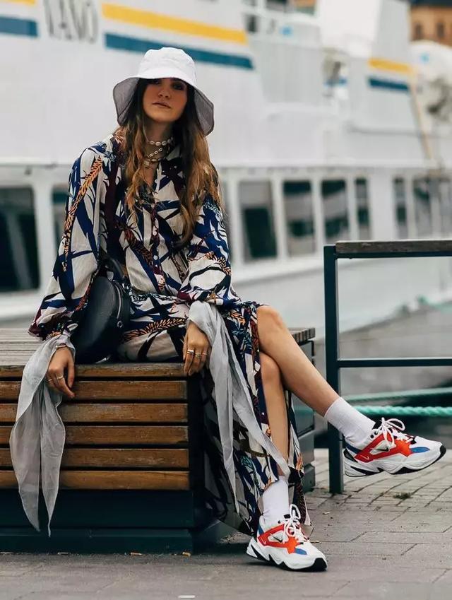 长相普通的女生如何增加回头率？穿一双“炸街”的运动鞋就够了